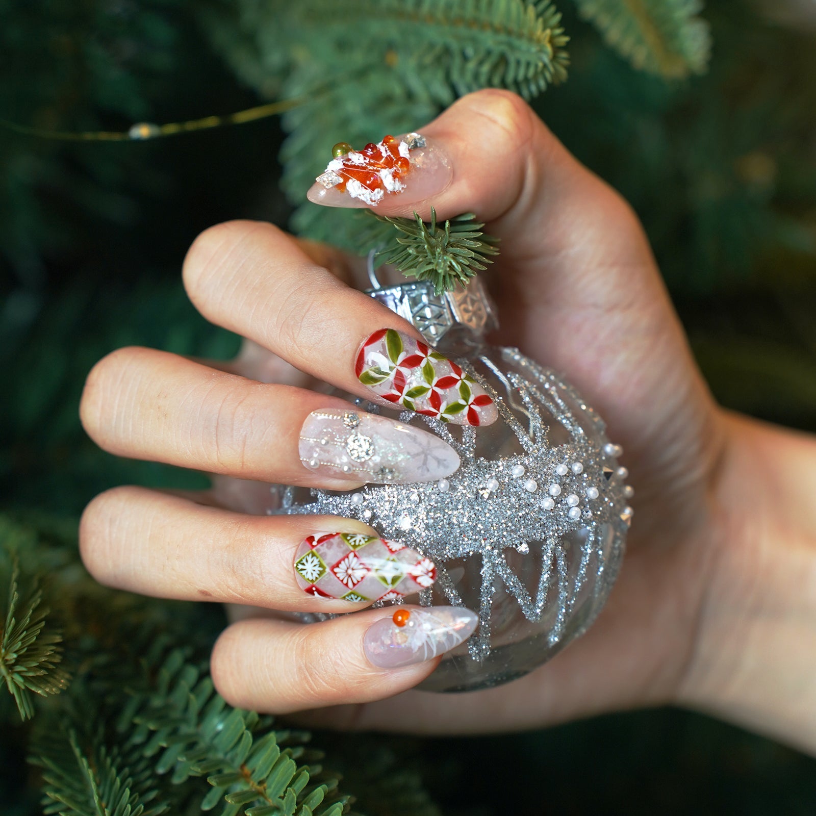 Siva Nail, Snowy Elegance, Holiday Glow, Ongles à coller faits main