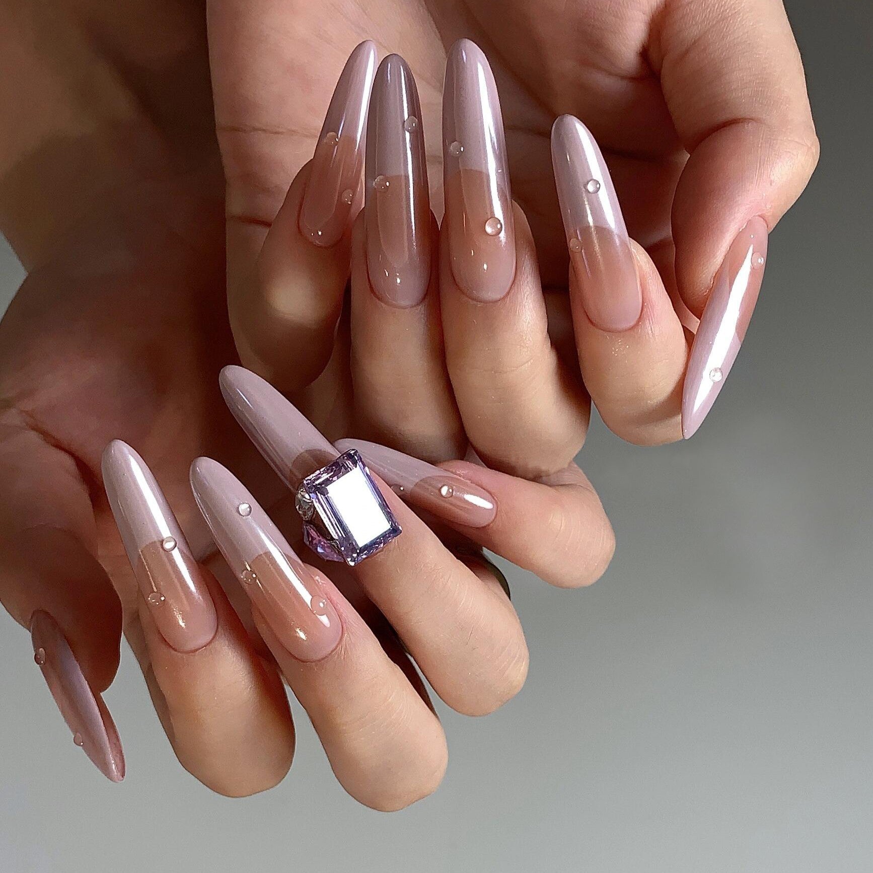 Siva Nail, Nude brillant, élégant et transparent, ongles pressés faits main