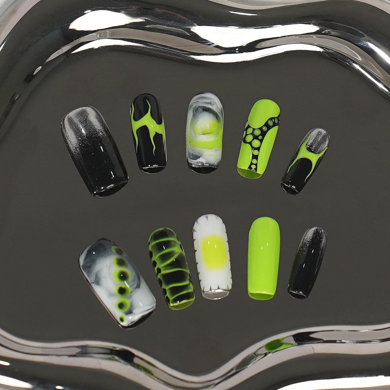 Siva Nail, Neon Venom, Cyberpunk moderne, ongles pressés faits main