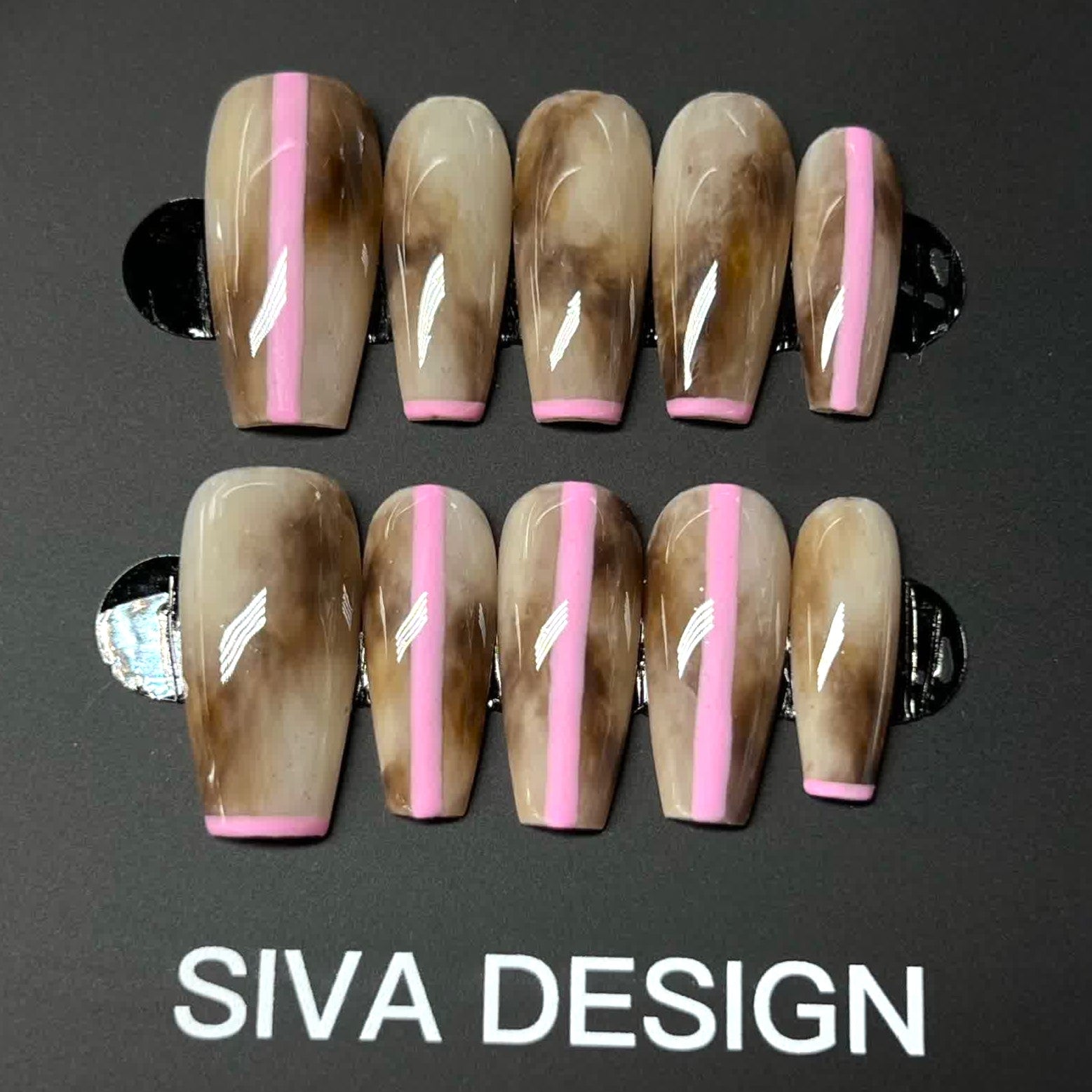 Siva Nail, Stries douces, Marbre unique, Ongles pressés faits à la main