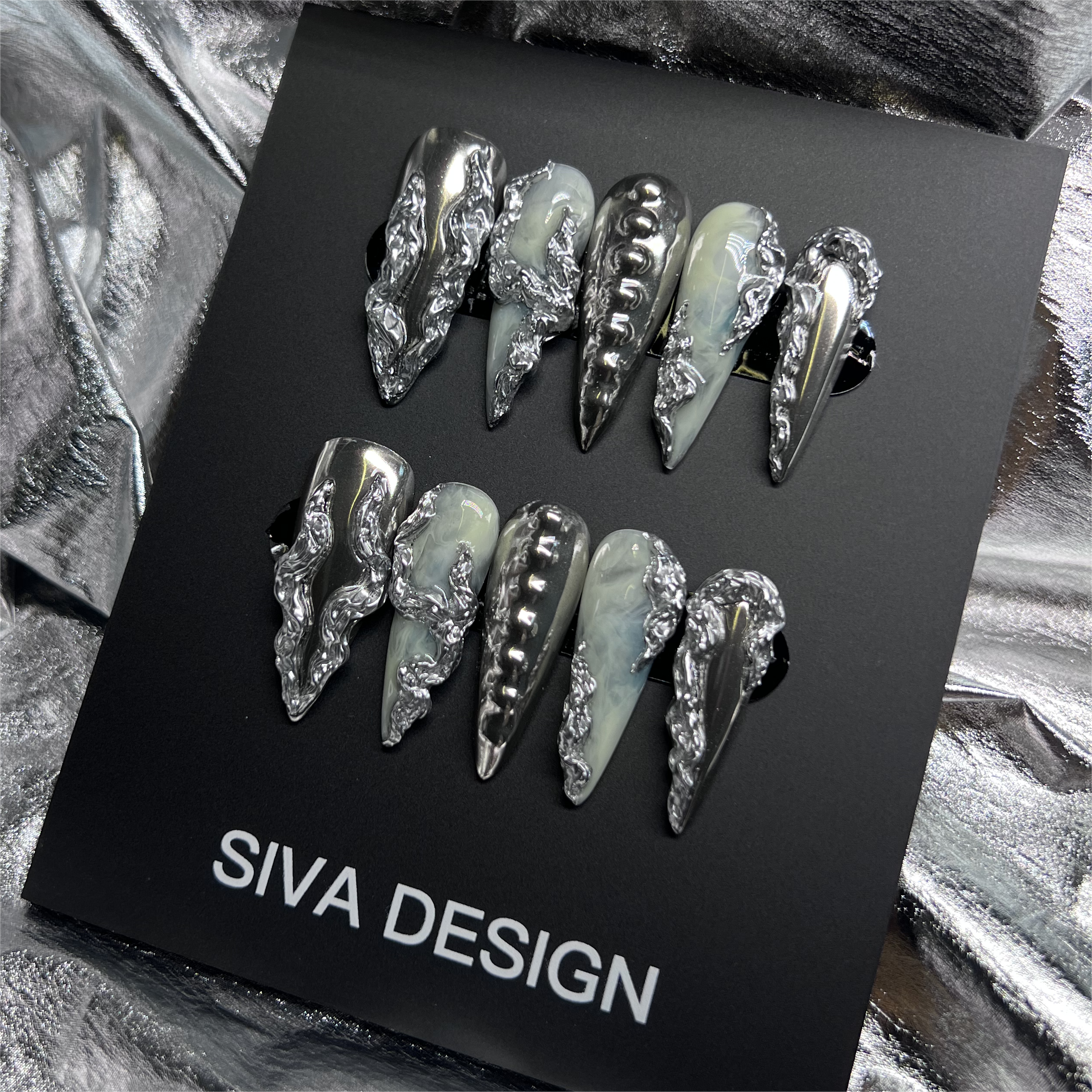 Siva Nail, Break of Cliff, ongles longs à pression style stiletto