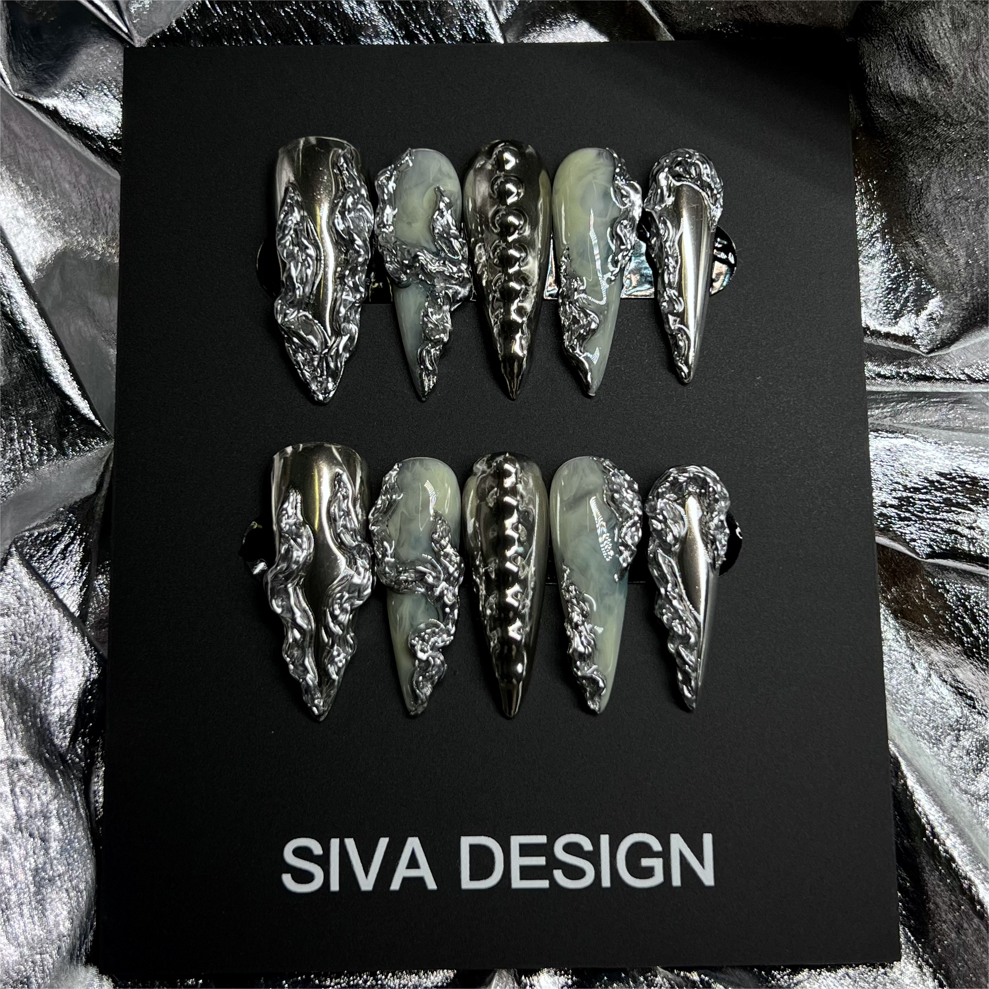 Siva Nail, Break of Cliff, ongles longs à pression style stiletto