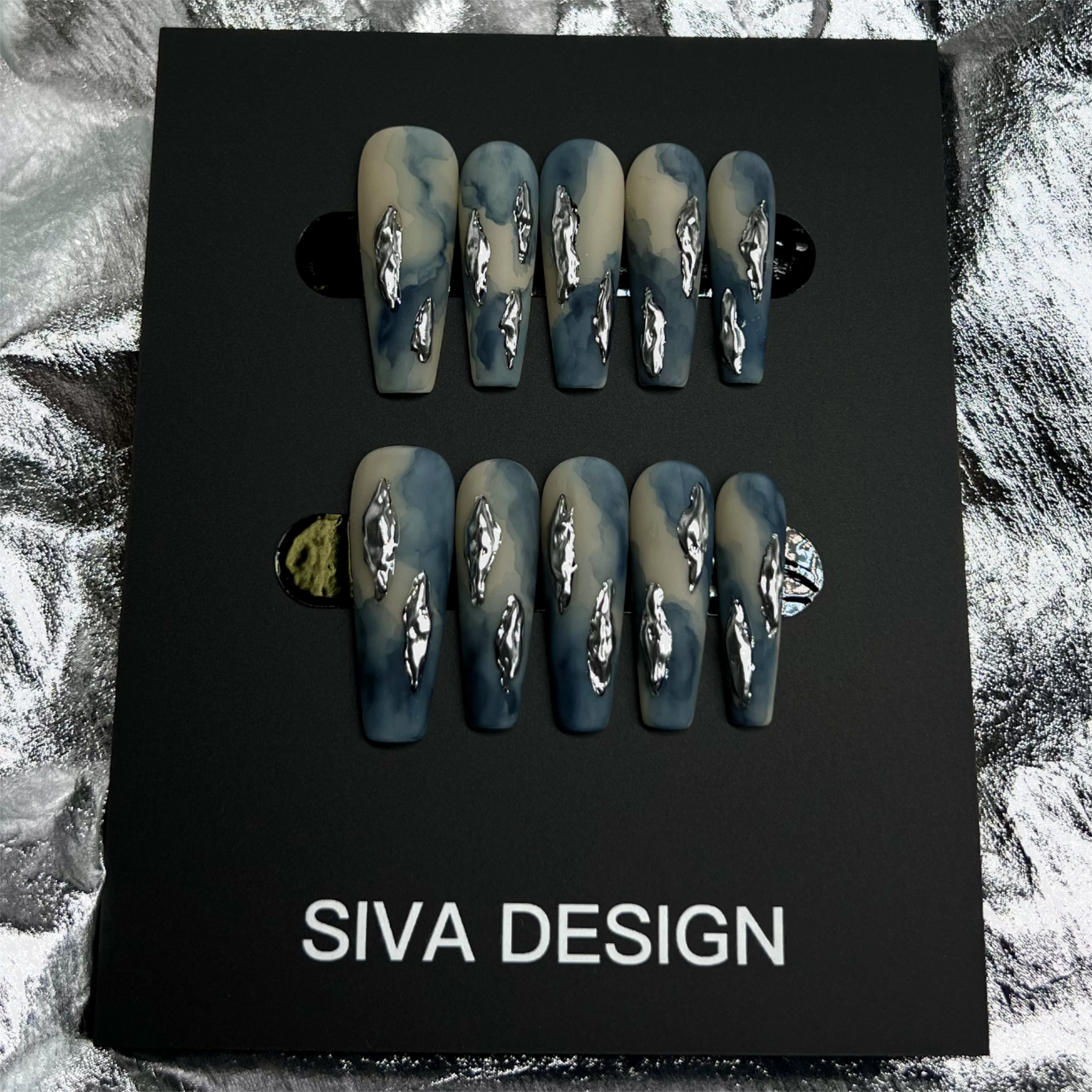 Siva Nail, Denim, Ongles à coller faits main de style artistique