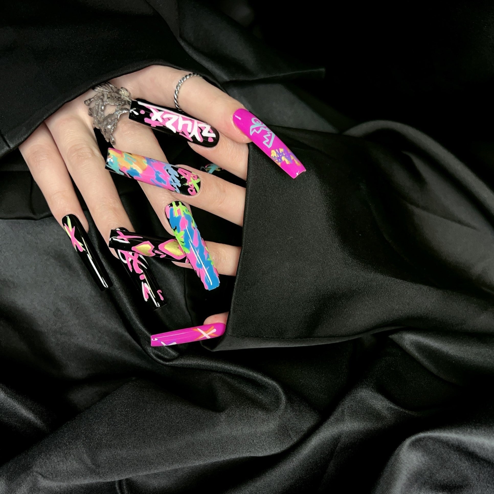 Siva Nail, Neon Groove, Style Graffiti, Ongles à coller faits main