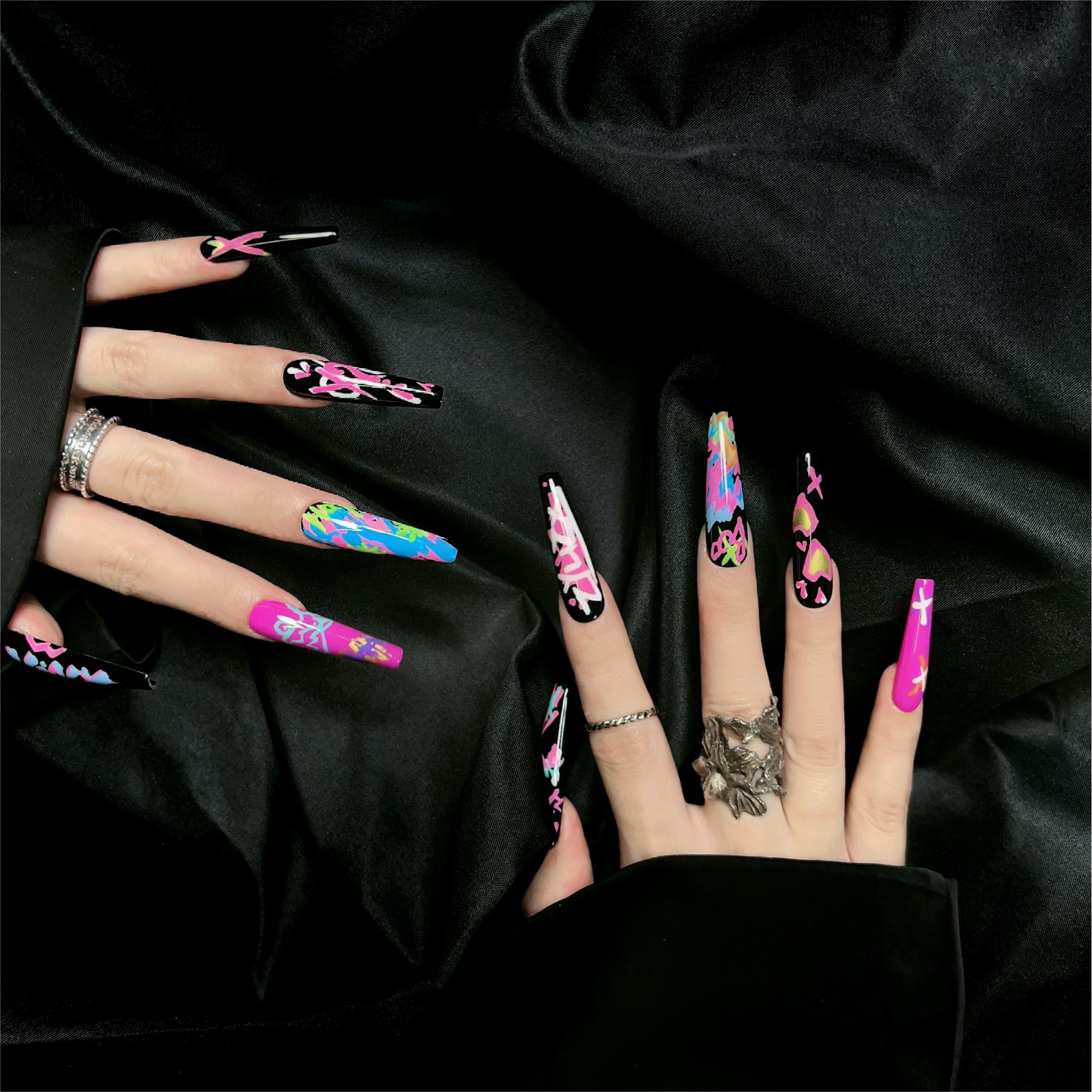 Siva Nail, Neon Groove, Style Graffiti, Ongles à coller faits main