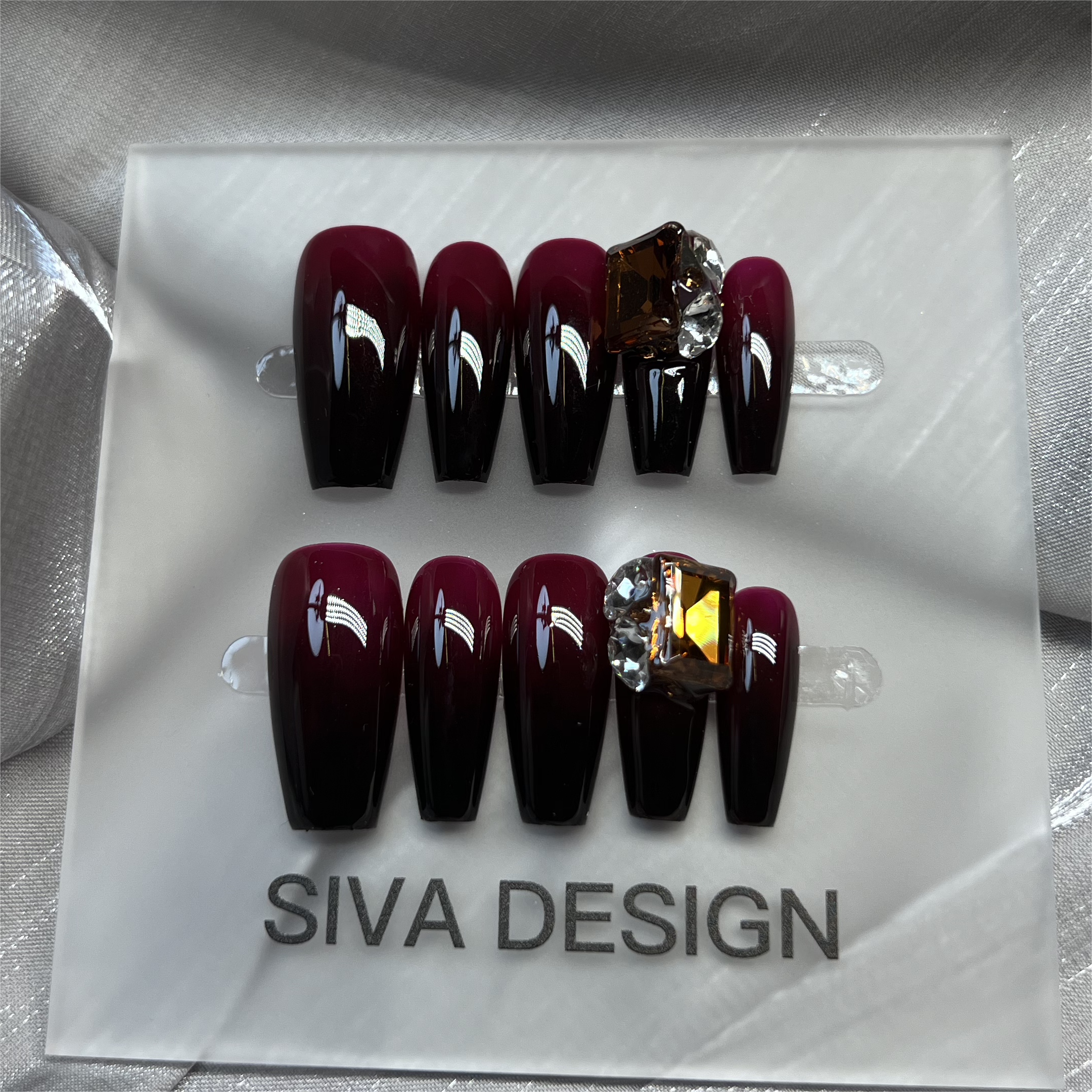 Siva Nail, Regal Wine Drip, ongles à coller faits main luxueux avec dégradé d'hiver