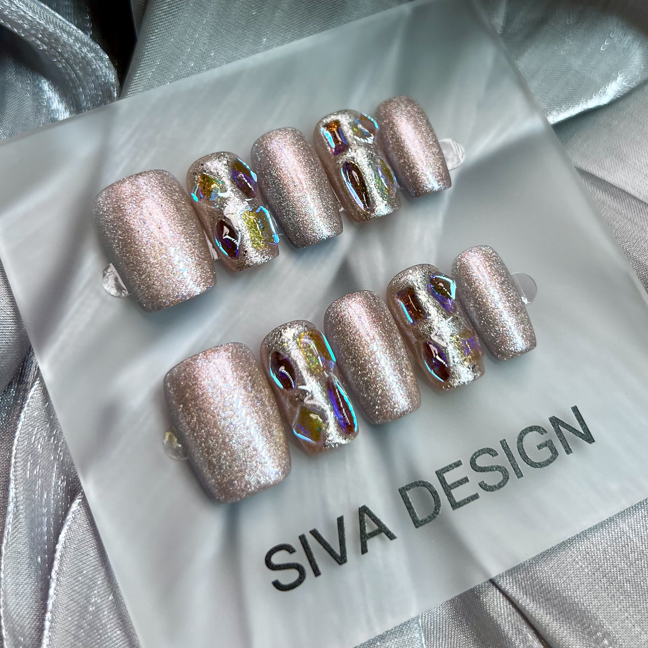 Siva Nail, Velvet Rush, Luxe Sparkle, faux ongles faits main