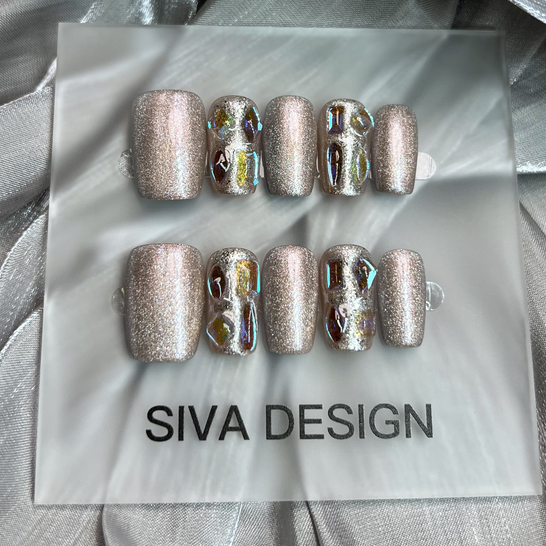 Siva Nail, Velvet Rush, Luxe Sparkle, faux ongles faits main