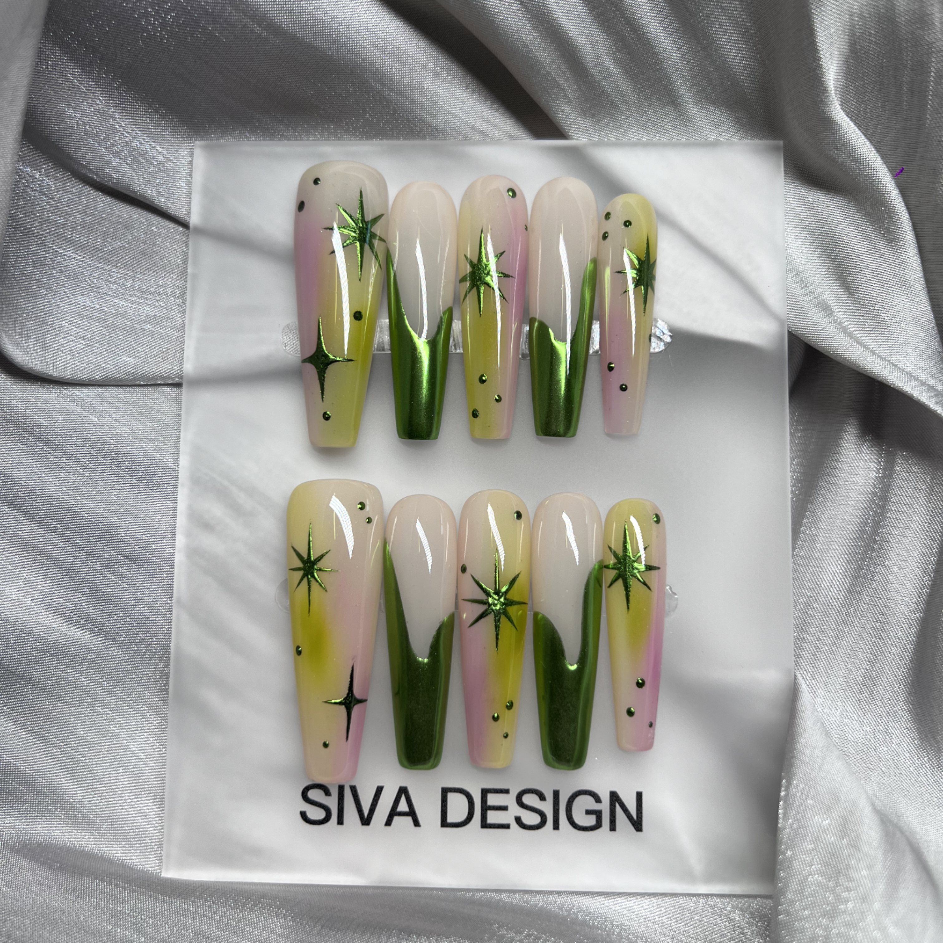 Siva Nail, Verdant Whimsy, Ombre artistique verte et violette, faux ongles faits main