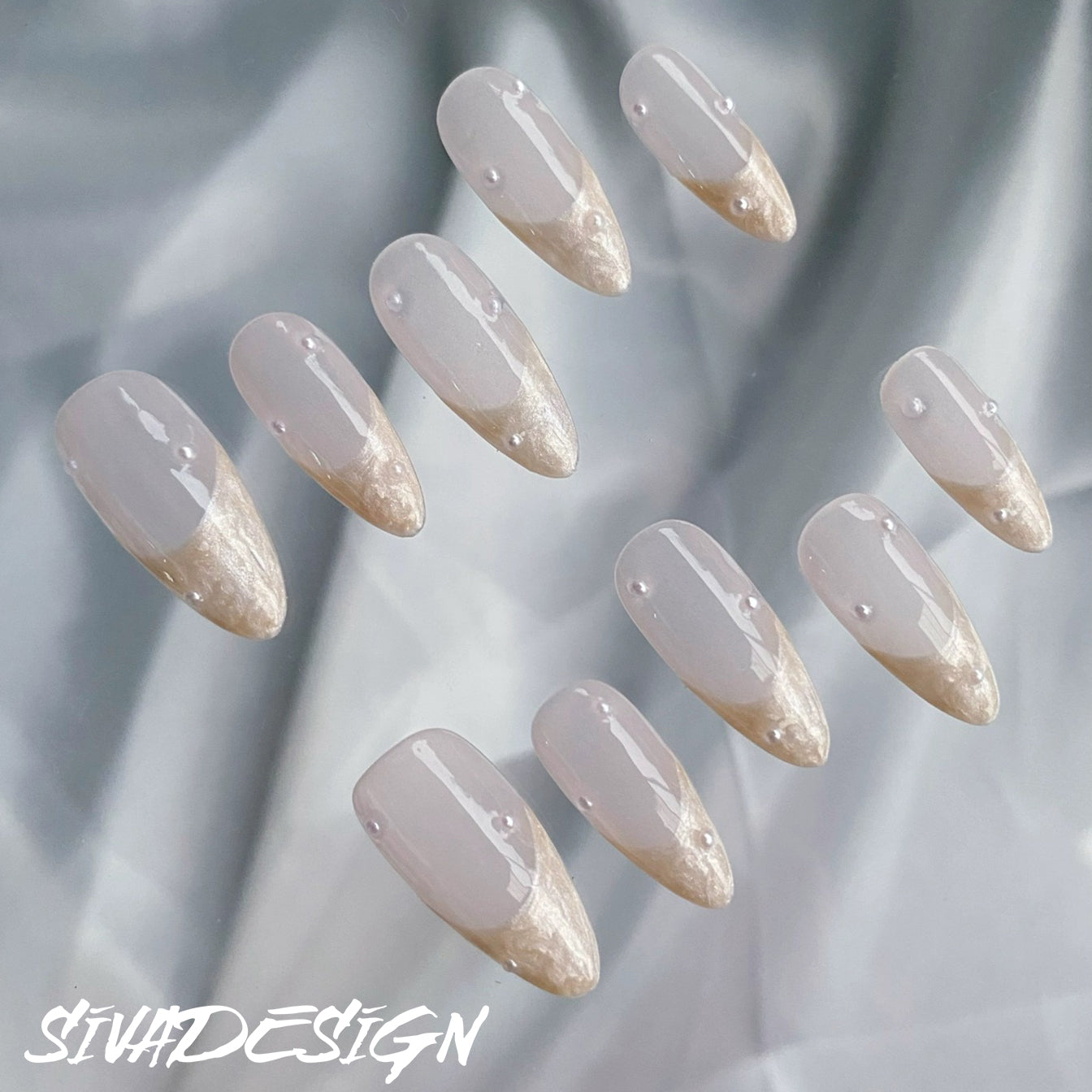 Siva Nail, Golden Sands, élégants faux ongles faits main