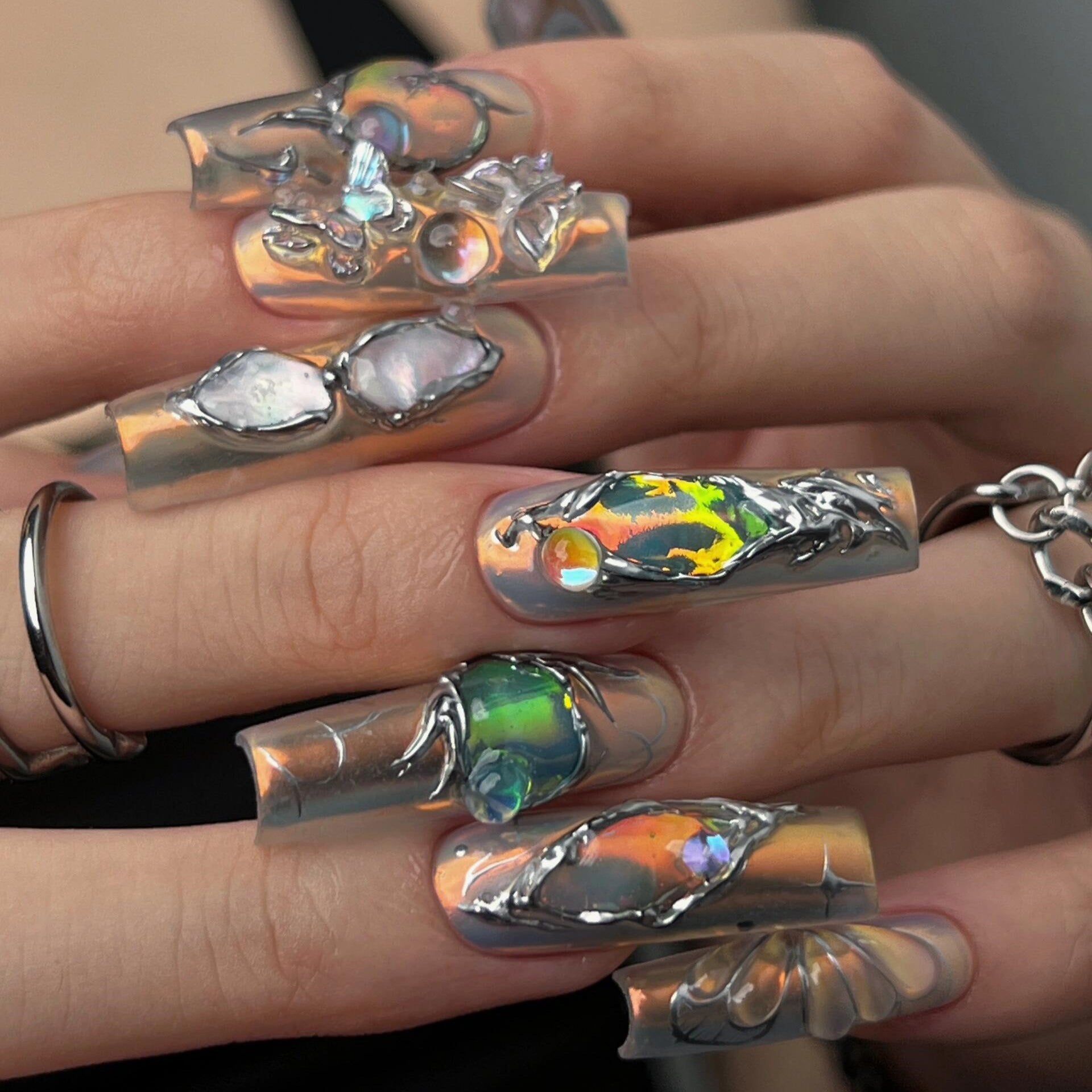 Siva Nail, Spectrum Surge, Prismatic Jewel, Ongles à coller faits main