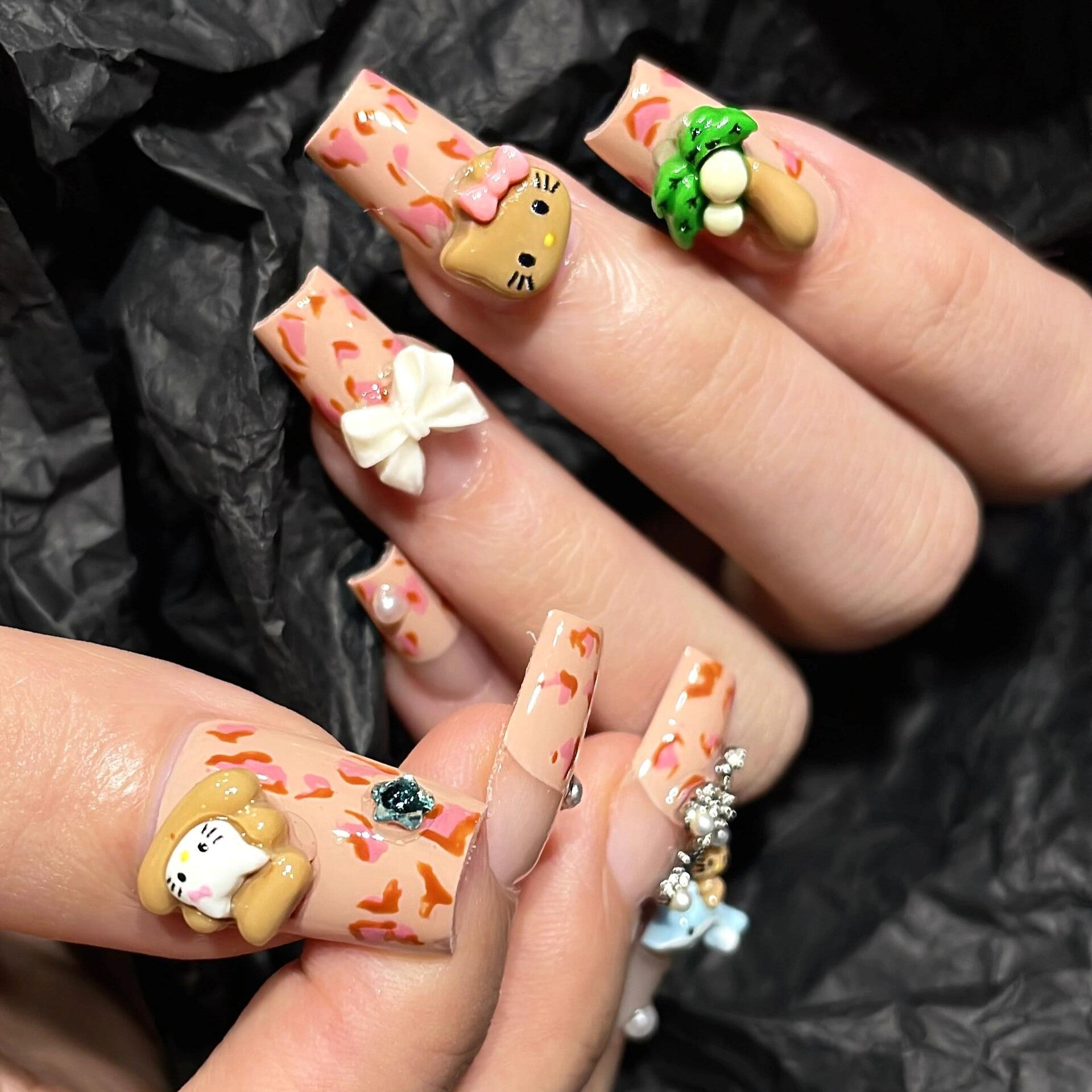 Siva Nail, Beary Cute Garden, Charme de la nature douce, Ongles à coller faits à la main