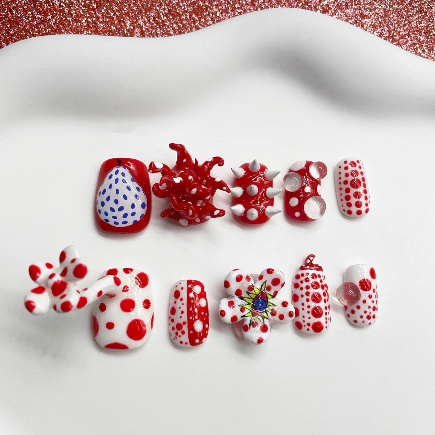 Siva Nail, Dotty Wonderland, ongles à coller faits main, ludiques et vibrants