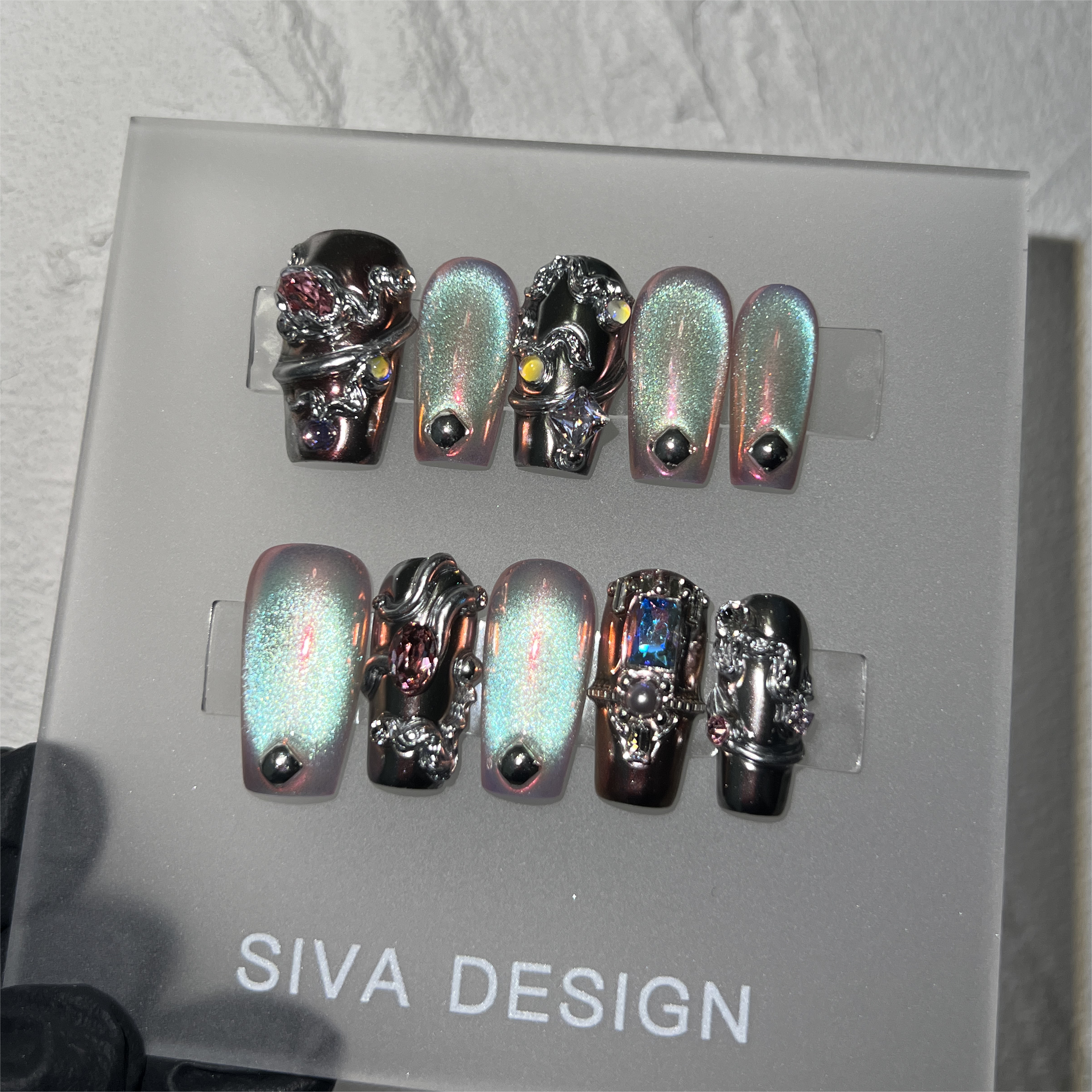 Siva Nail, Eclipse Edge, Ongles à coller faits main de style métallique