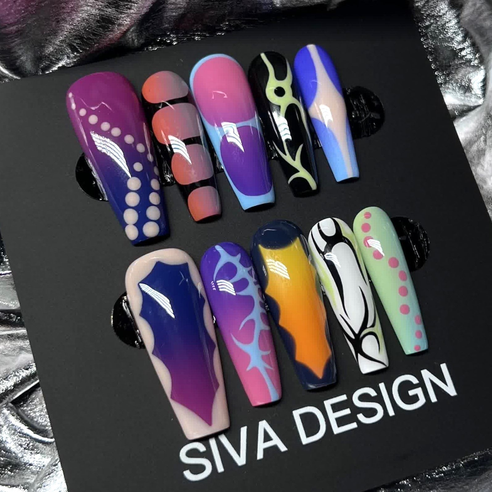 Siva Nail, Pop Art Pizzazz, Glamour vibrant, Ongles pressés faits main