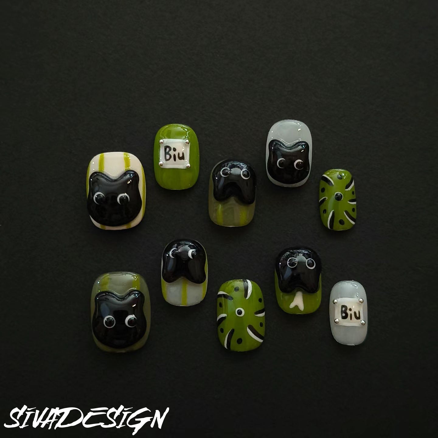 Siva Nail, Blackie, ongles verts à coller style dessin animé