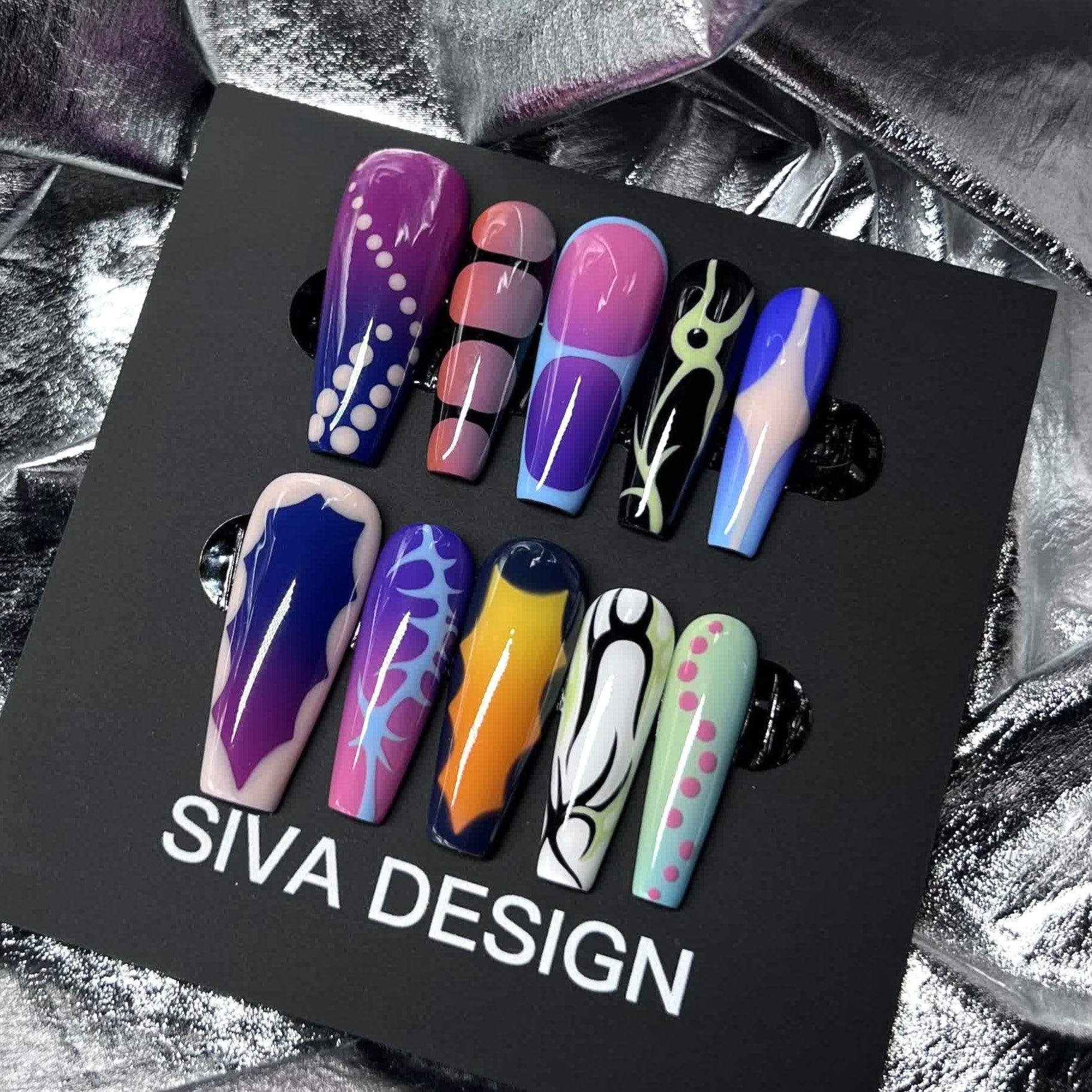 Siva Nail, Pop Art Pizzazz, Glamour vibrant, Ongles pressés faits main