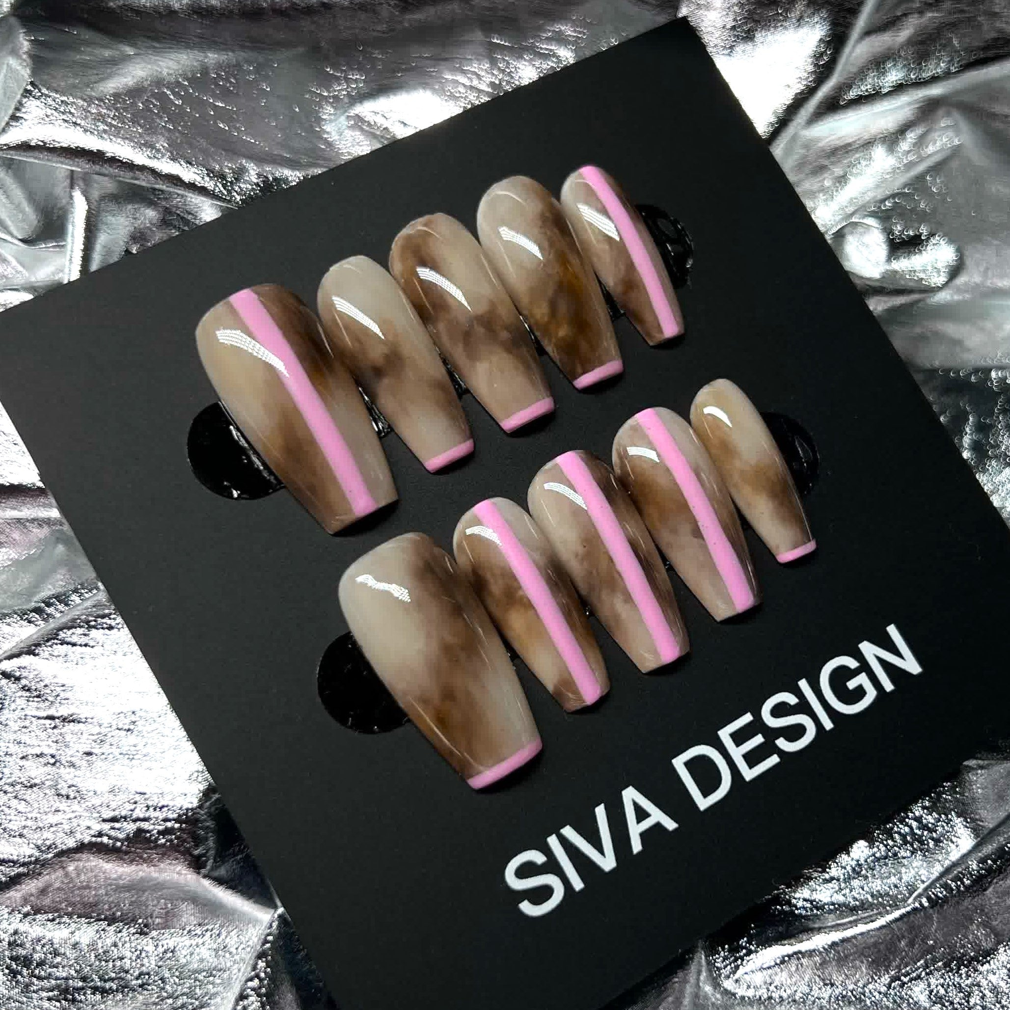 Siva Nail, Stries douces, Marbre unique, Ongles pressés faits à la main