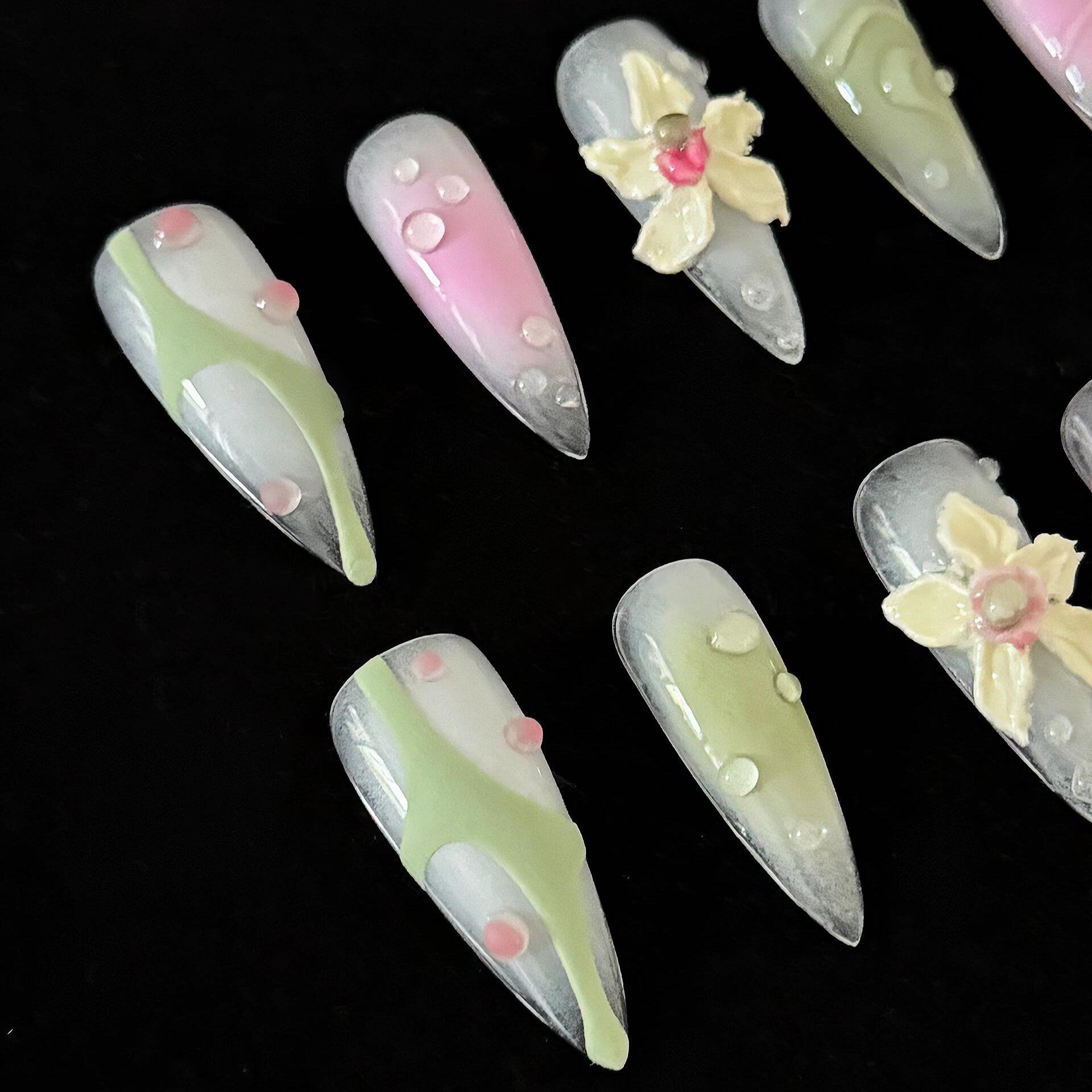 Siva Nail, Petal Frost, Winter Bloom, Ongles à coller faits main