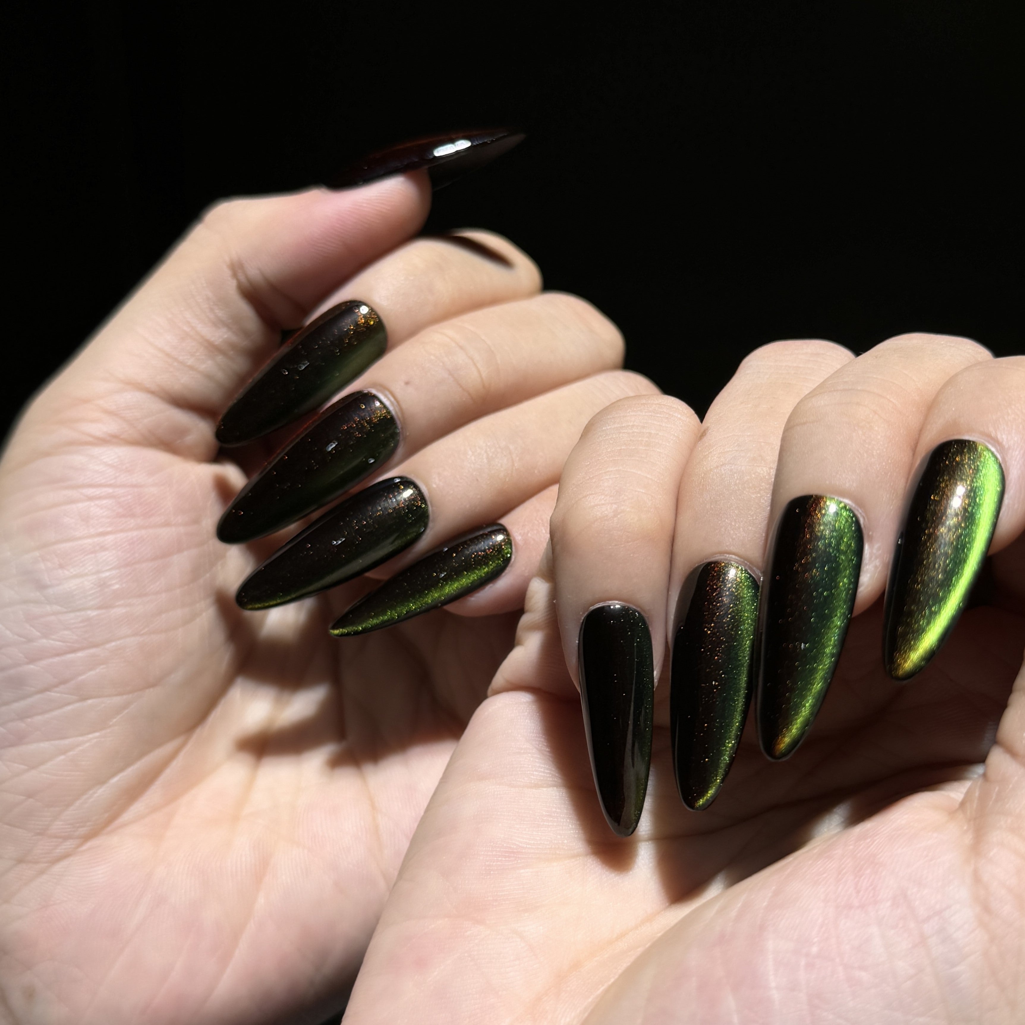 Ongles à coller Siva Nail, Dark Flame, Green Glow