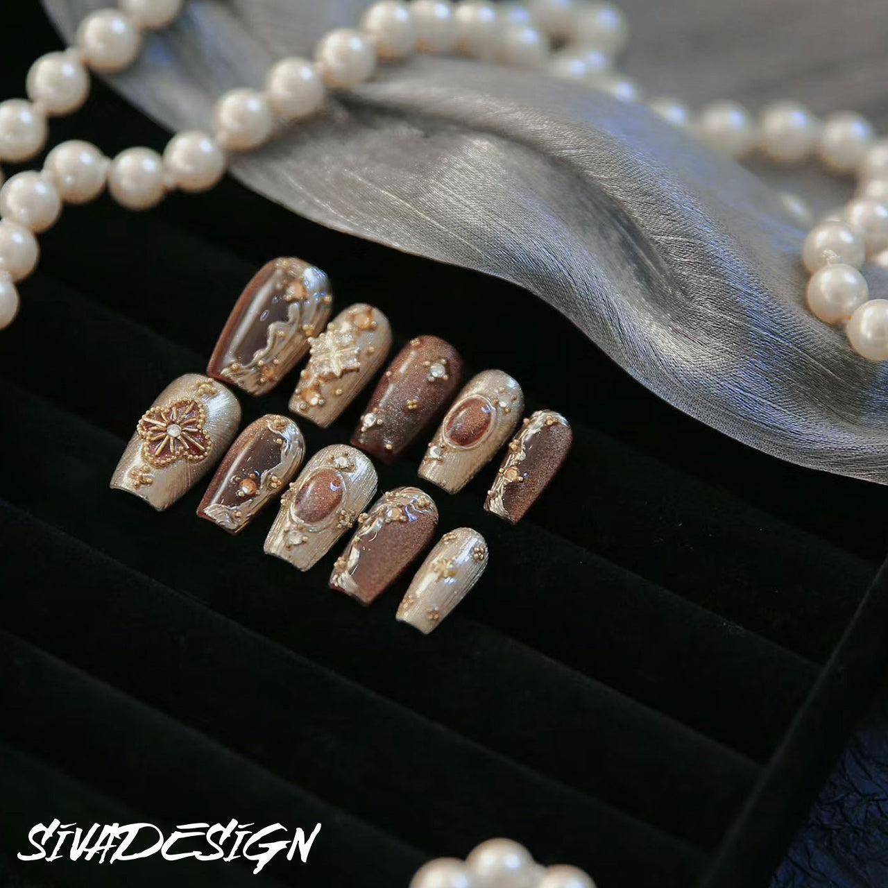 Siva Nail, Antique Grace, Ongles à coller de style classique