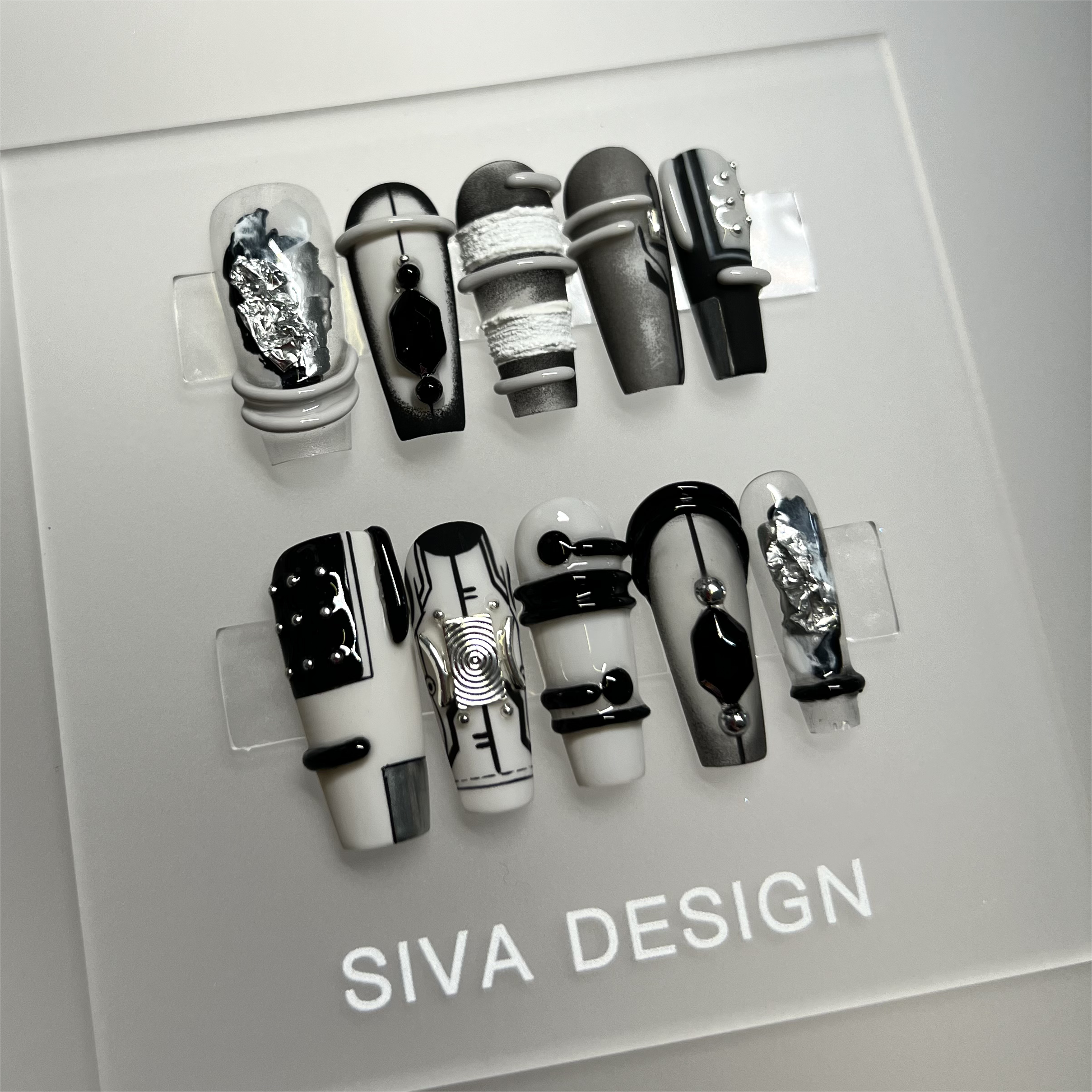 Siva Nail, Urban Mystique, faux ongles faits main de style futuriste