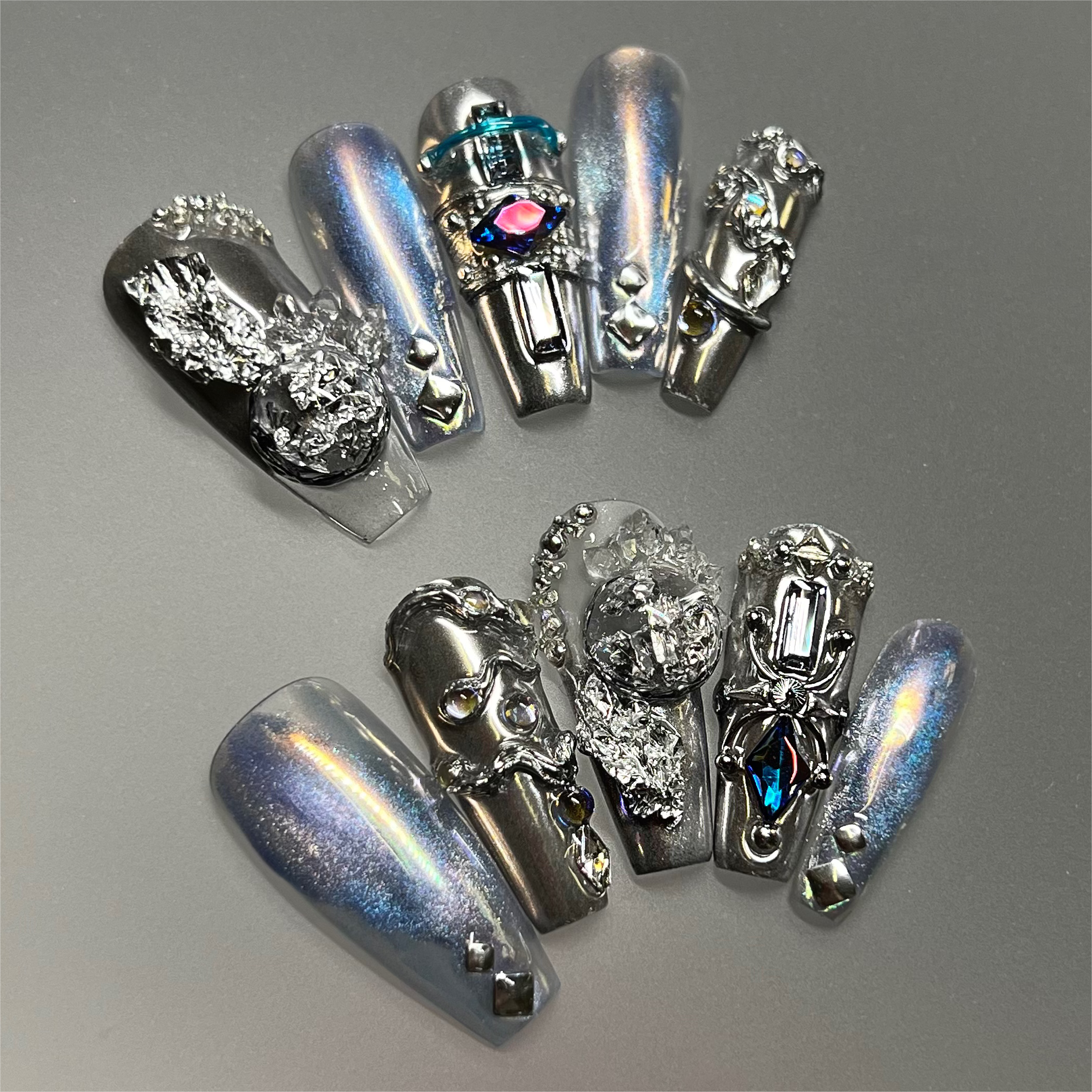 Siva Nail, Cosmic Silver, ongles à coller faits main de style luxueux