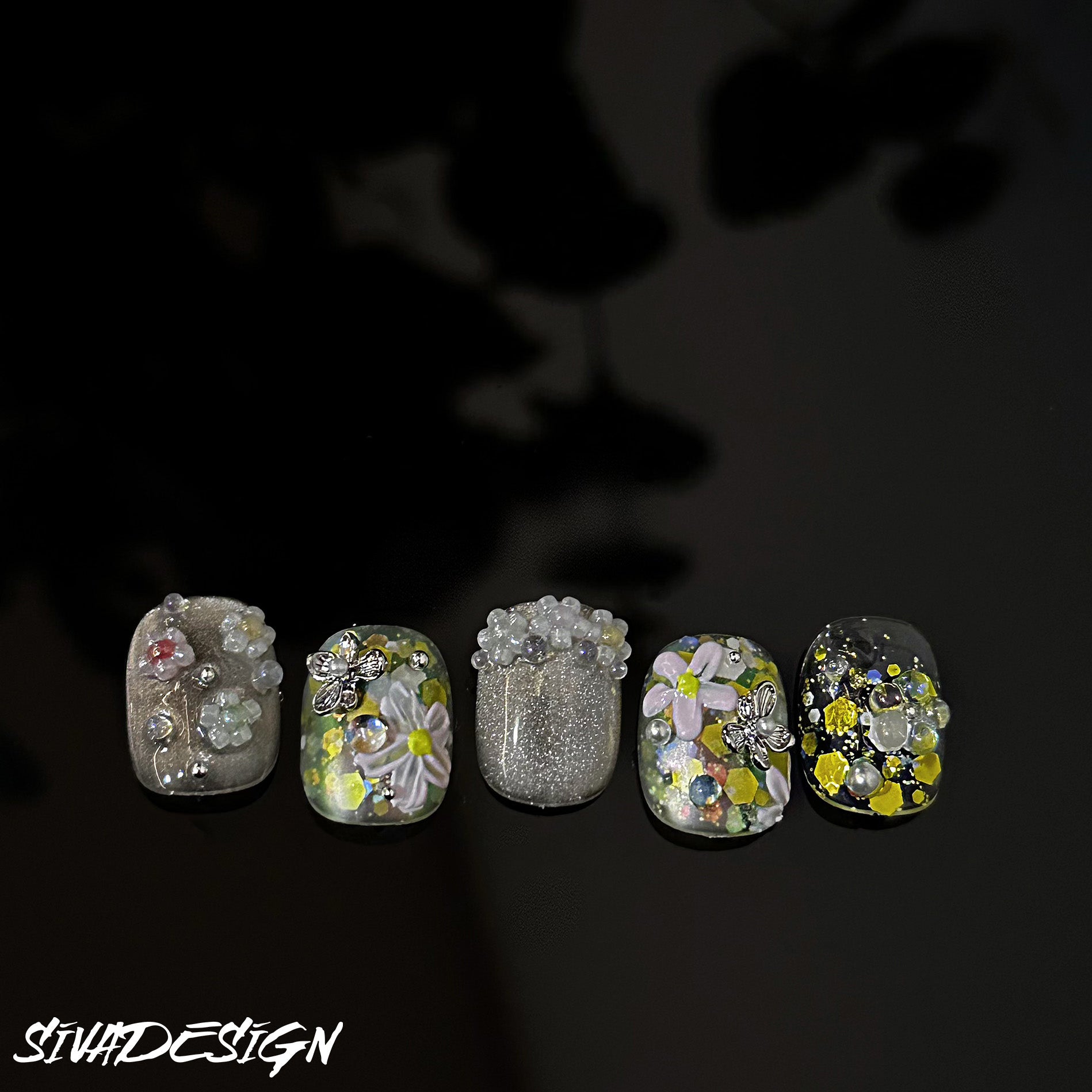 Siva Nail, Daisy Delight, ongles à coller faits main de style floral