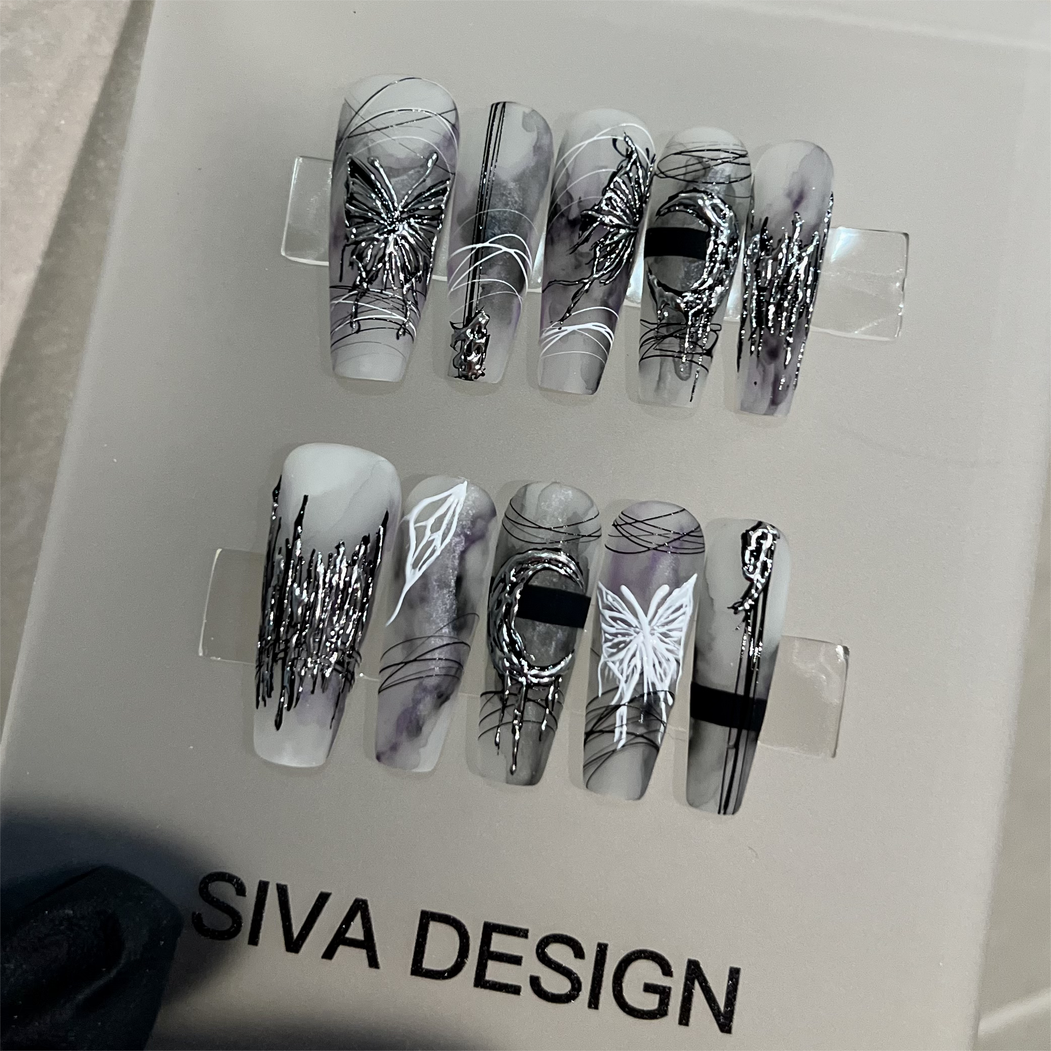 Siva Nail, Line, Ongles à pression artistiques abstraits faits à la main