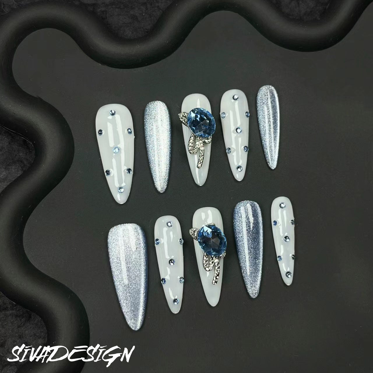 Siva Nail, Sapphire Frost, Ongles à coller faits main en cristal