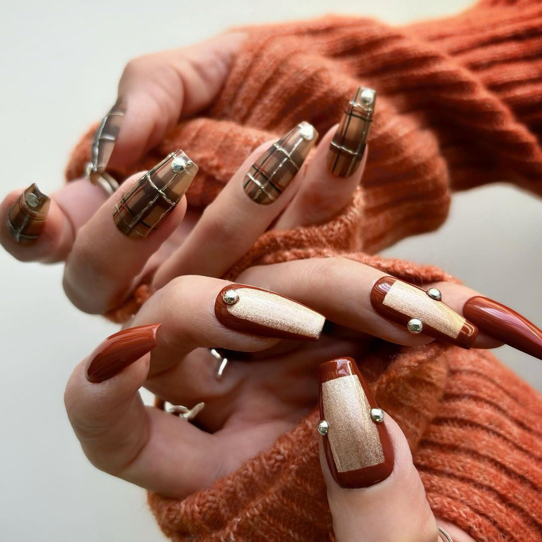 Siva Nail, Mocha Chic, Plaid douillet, Ongles à coller faits main