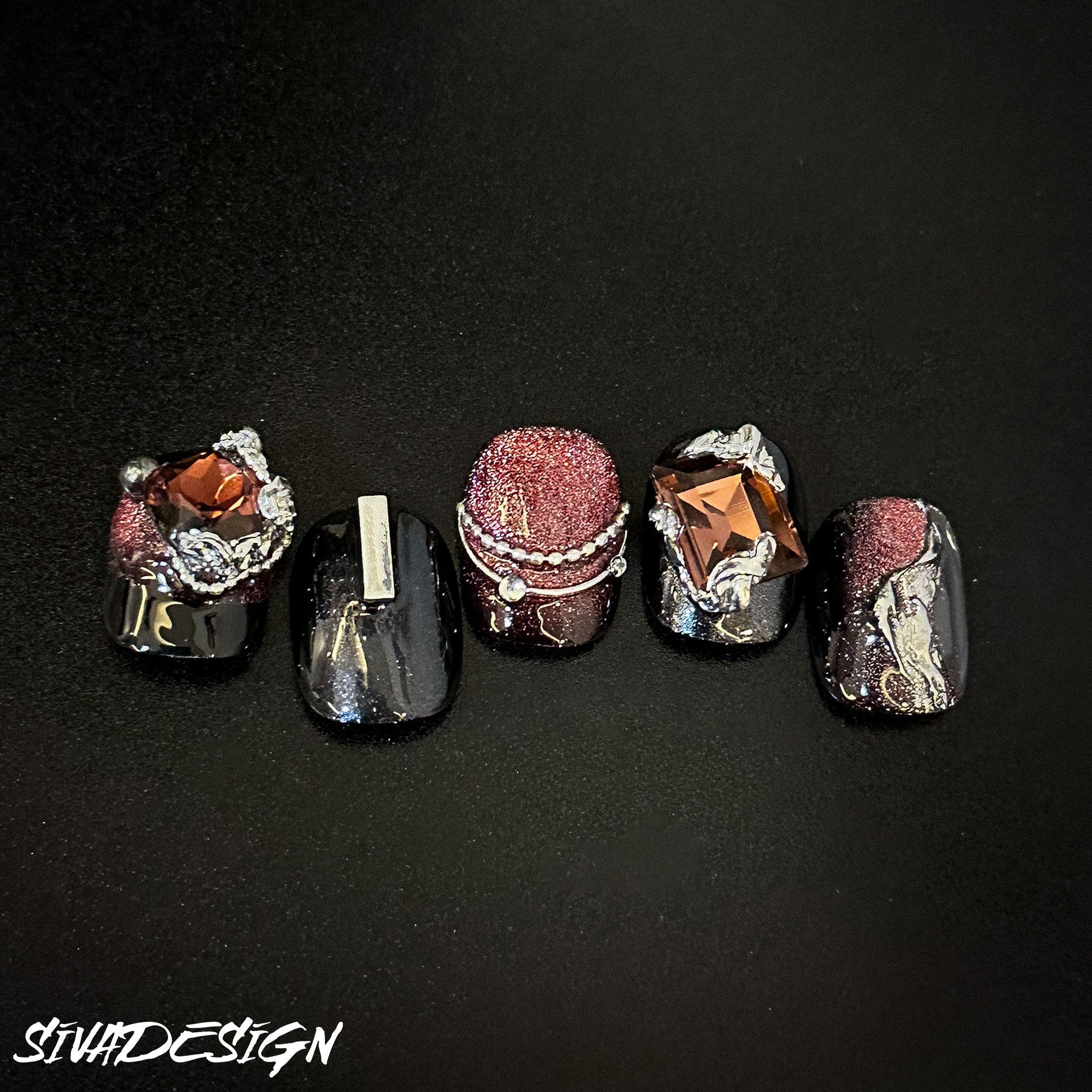 Siva Nail, Ruby Crown, Ongles à coller faits main Regal Chic