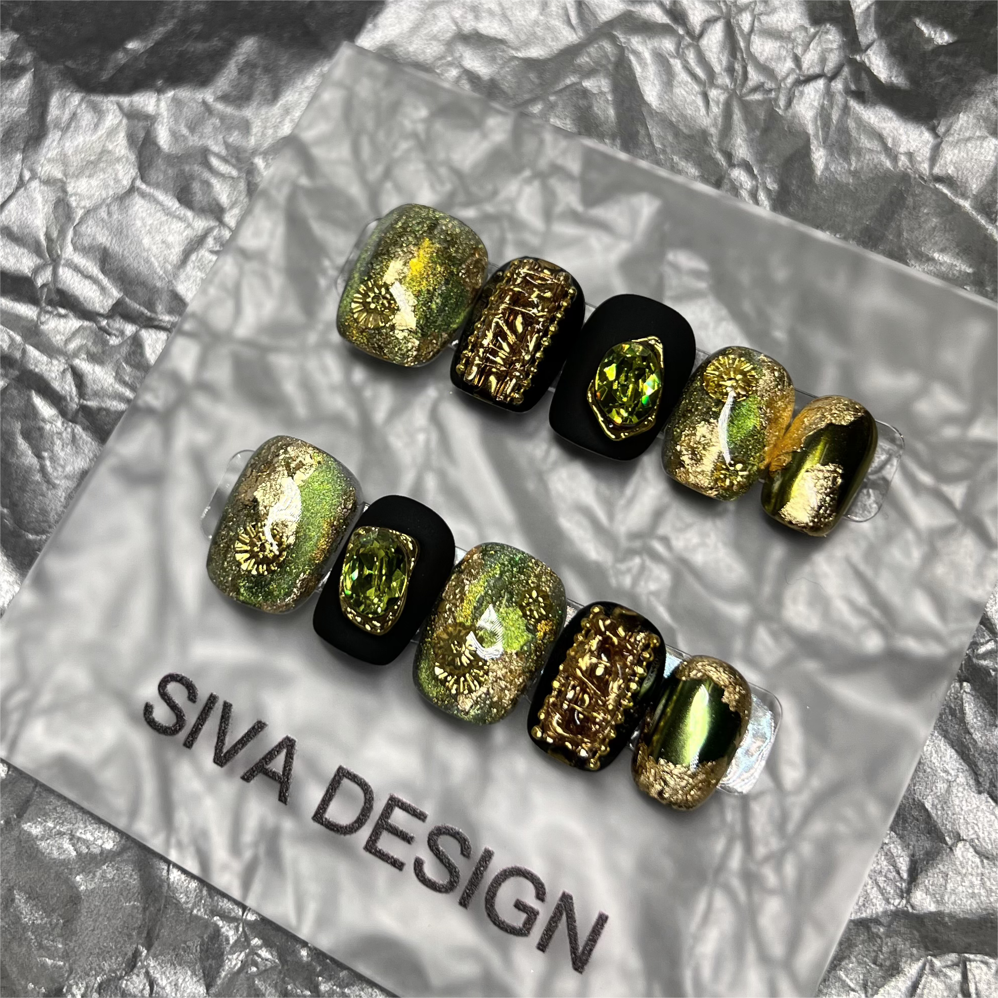 Siva Nail, Dopamine Green Glow, ongles à coller faits main de style luxueux et vibrant