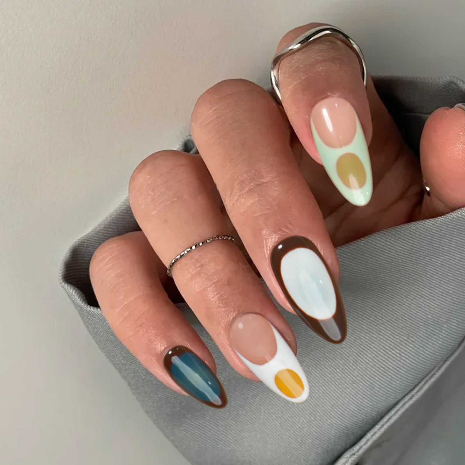 siva-nail-summer-mocha-gradient-press-on-nails-d600850d11c1d9d02fe7dfd29644bc5d