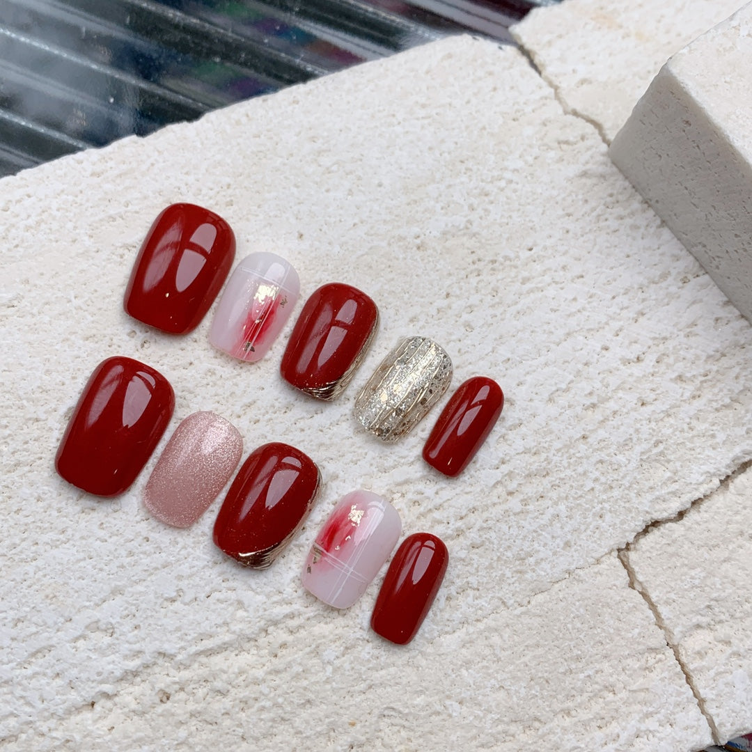 Siva Nail, enchantement rouge rustique, glamour vintage, ongles à coller faits main