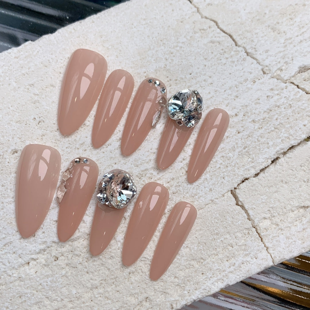 Siva Nail, Élégance Nude, Allure Classique, Ongles à Coller Faits Main