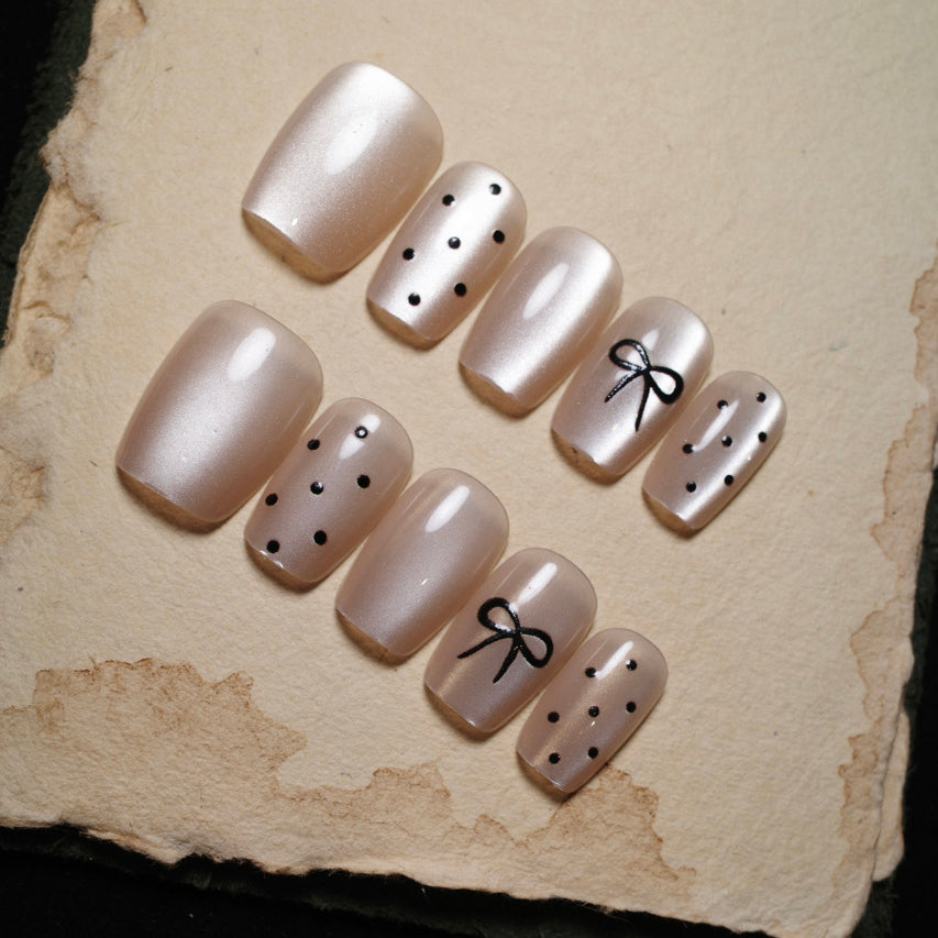 Siva Nail, pois et nœuds classiques, pois ludiques, ongles à coller faits main